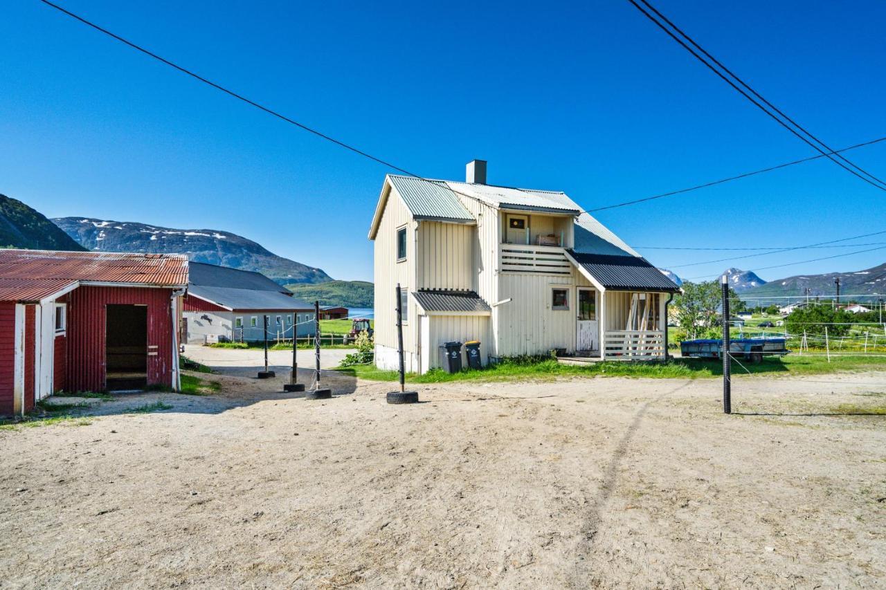 Storjord Farmstay Ranchhouse Kvaloya Bagian luar foto